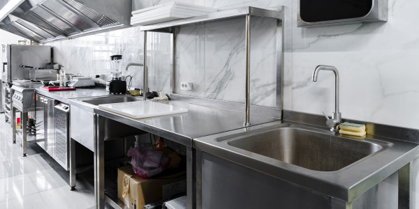 Limpiezas de Conductos de Extracción y Ventilación Estepa · Cocina de Hostales