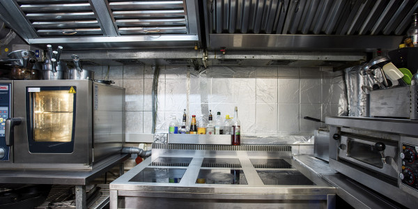 Limpiezas de Conductos de Extracción y Ventilación Écija · Cocina de Kebabs